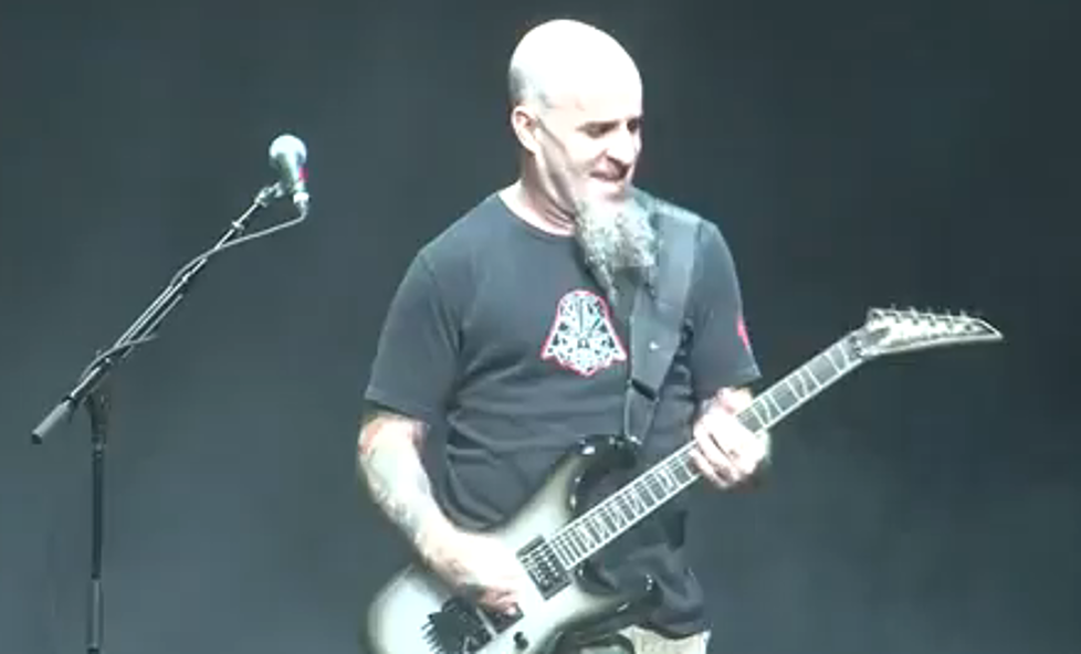 Scott Ian Of Antrax Shows He&#8217;s Hardcore [PHOTO]