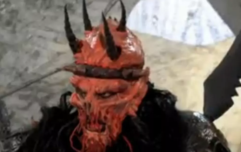Gwar &#8220;Review&#8221; The Movie &#8216;Lincoln&#8217; [VIDEO]