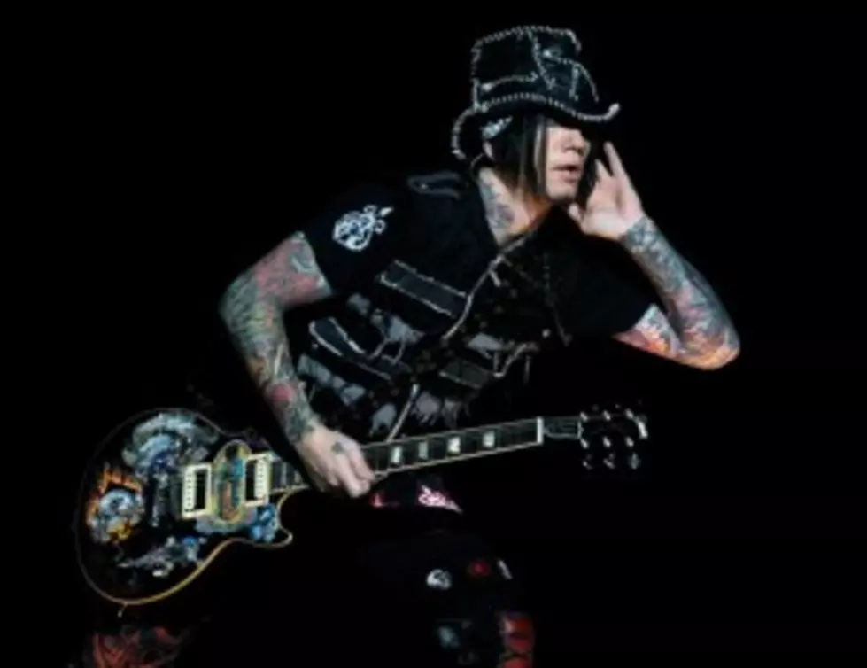 Guns N&#8217; Roses Guitarist DJ Ashba Talks Life, Music And Cooking Spray [AUDIO]