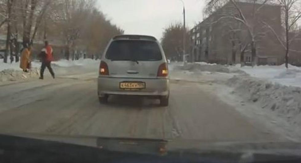 Russian Dashboard Cam: A Positive Look At Good People [VIDEO]