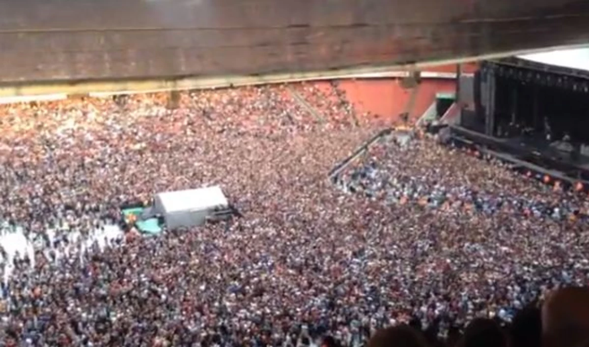 Watch A Crowd Of 60,000 People Sing Queen Together [VIDEO]