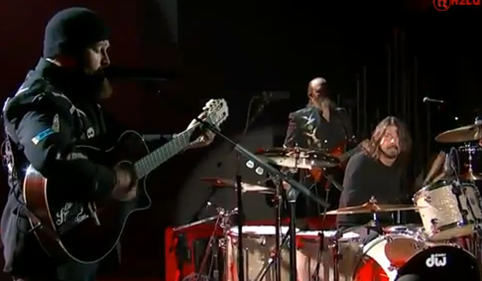 Dave Grohl And The Zac Brown Band Pound The Country Music Awards [VIDEO]