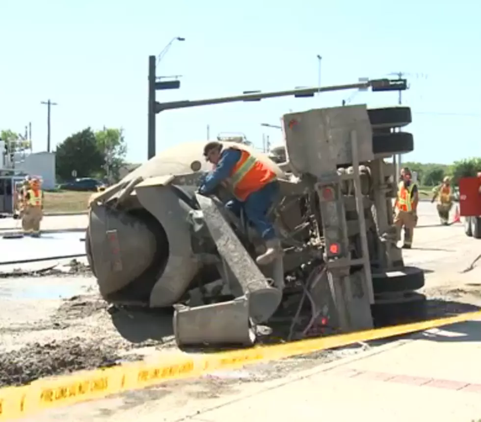 Cement Truck Near Disaster [VIDEO]
