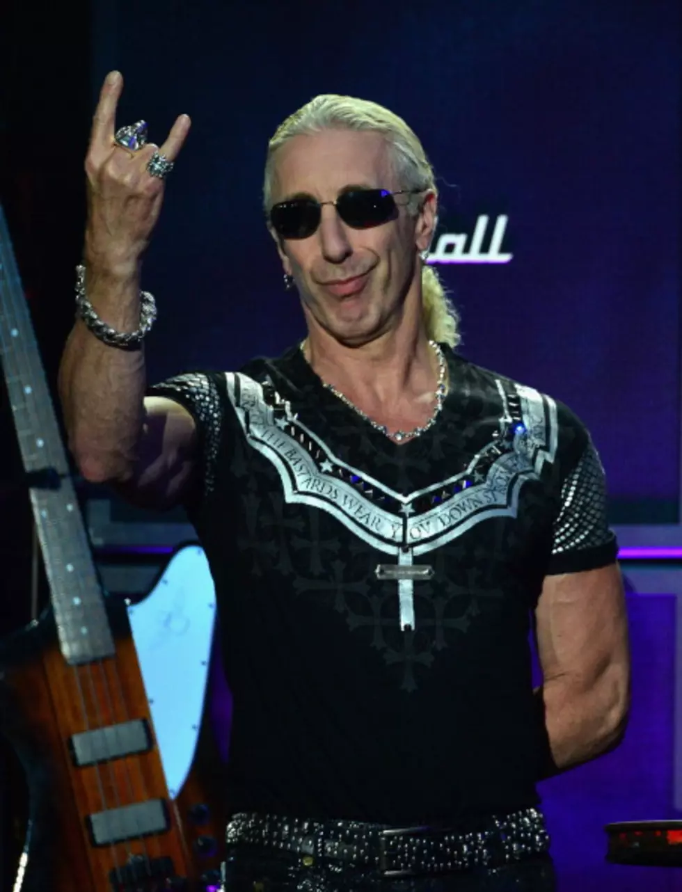 Dee Snider On The Black Carpet With A Awkward Interview [VIDEO/NSFW]