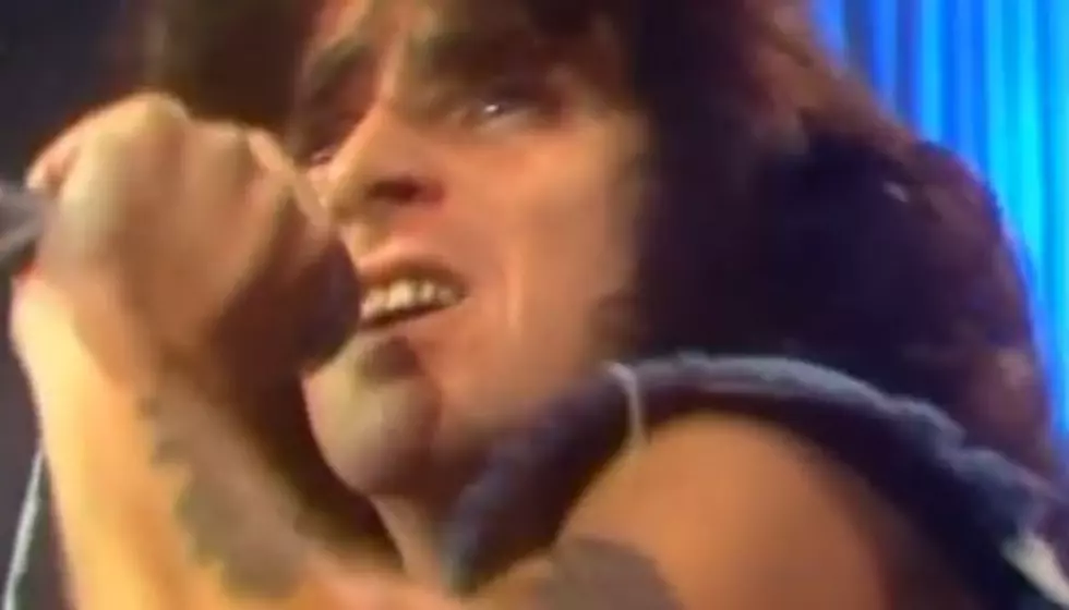 The Real Five: AC/DC Songs With Bon Scott [VIDEO]