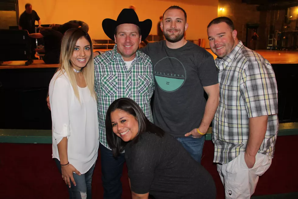 Rodney Carrington Meets With Die-Hard Fans After Lubbock Performance [Photos]