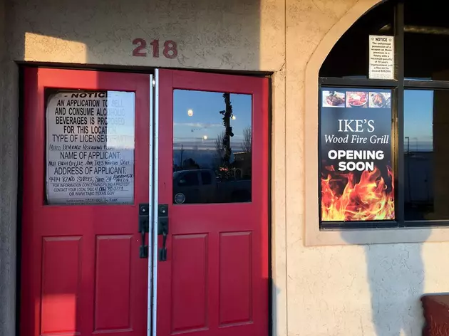 Ike&#8217;s Wood Fire Grill to Open in The Village Shopping Center