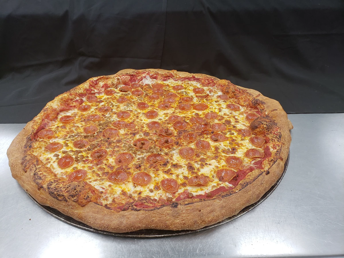 Win 10 Feet of Pizza With FMX &amp; La Bella Pizza's 1st &amp; 10 Contest