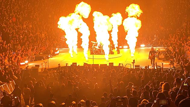 The RockShow&#8217;s Kelly Plasker Shares Her Pictures &#038; Thoughts on the Metallica Show in Lubbock
