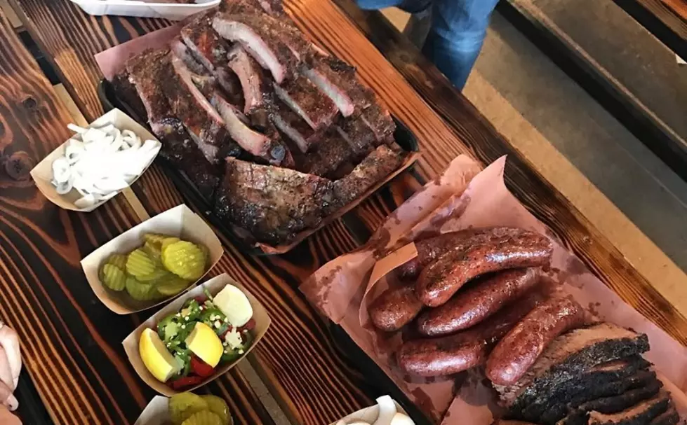 Evie Mae&#8217;s BBQ Just Absolutely Smoked the Longhorns&#8217; Bevo on Twitter