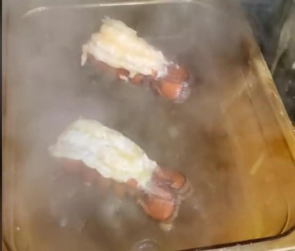 Video: Outback Steakhouse Employee Exposes Lobster Tails Prepared in a Microwave