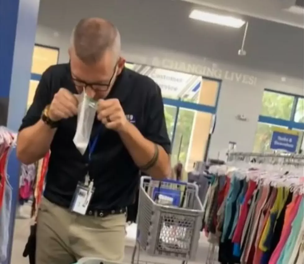 Video: Goodwill Customer Comes Across a Suspicious Bag of White Powder