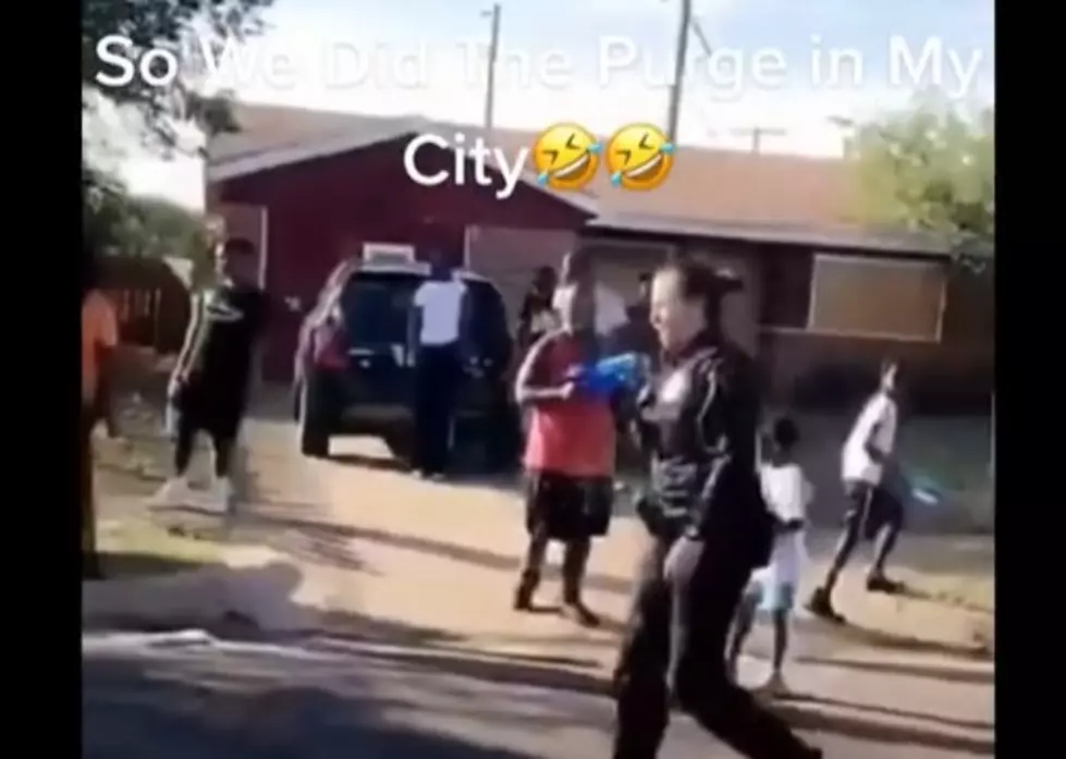 Viral Lubbock Water Fight Video From 2018 Resurfaces on TikTok, Crowd Sprays Female Officer With Water Guns