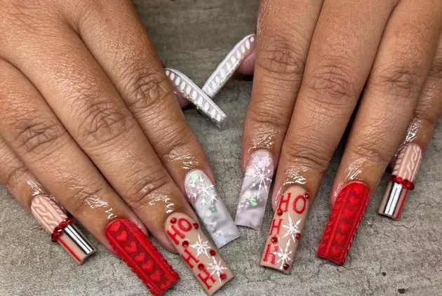 Lubbock&#8217;s Set Likethis Nails Hand Painted Holiday Claws