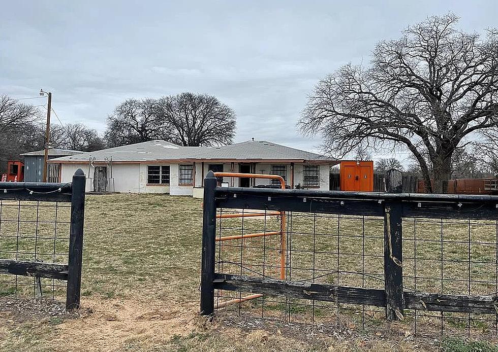 Frightening Texas Home For Sale Is A Real Haunted House (Really!)