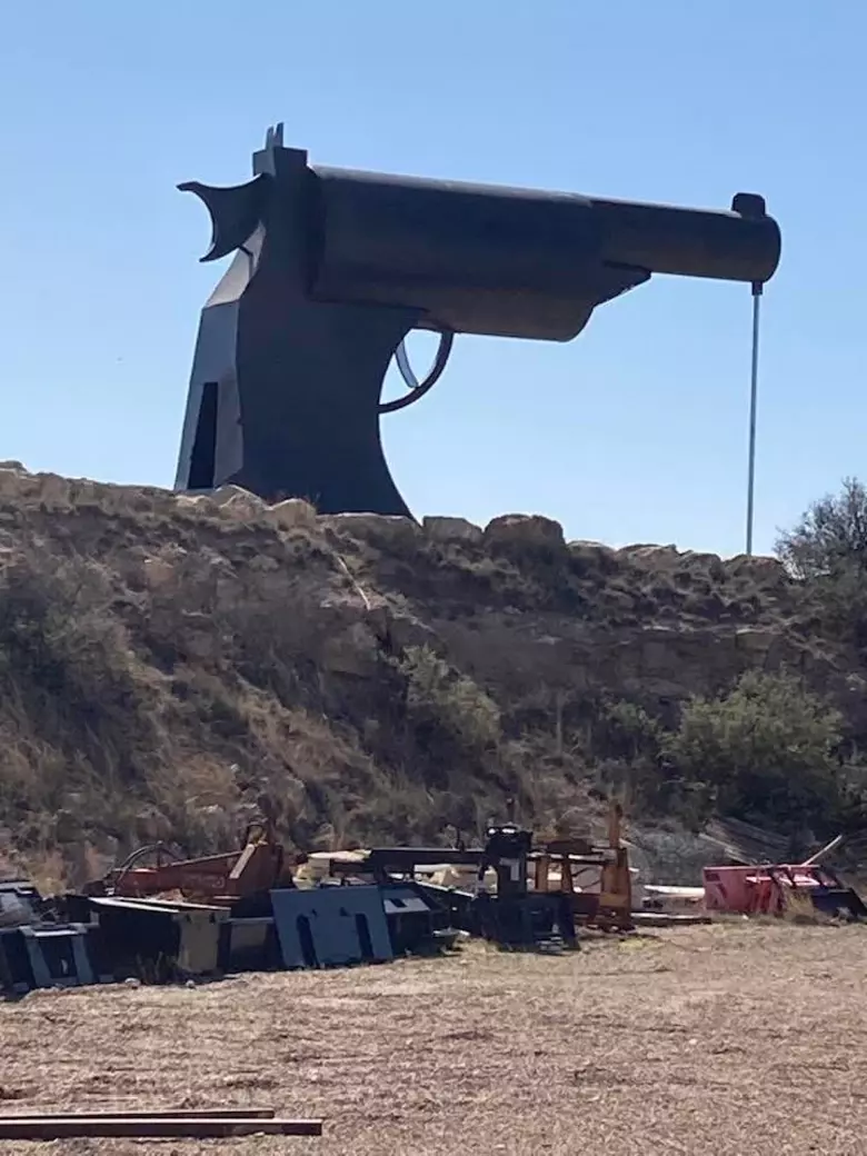 Check Out A Brand New Texas Landmark Dubbed The Big Gun