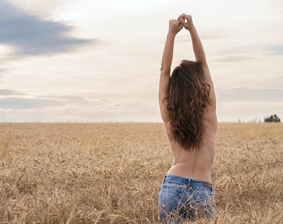 Meals With A View: In Defense of &#8220;Breastaurants&#8221;, At Least In Texas