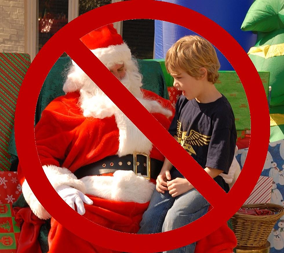 Should Texans Ban Sitting On Santa&#8217;s Lap?
