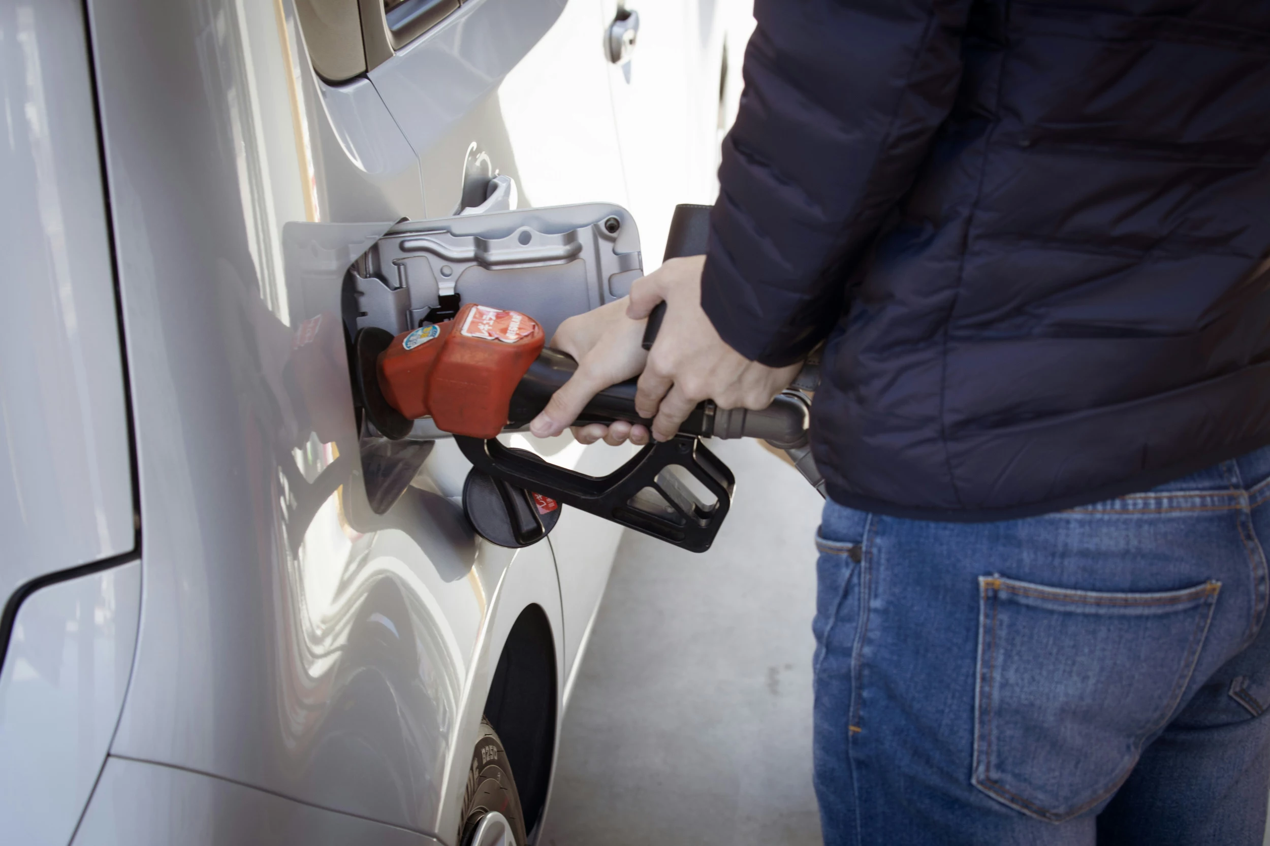  Here's Why You Should NEVER Top Off Your Gas Tank