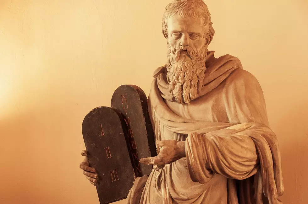 Is It Worth Lying To Put The 10 Commandments In Texas Classrooms?