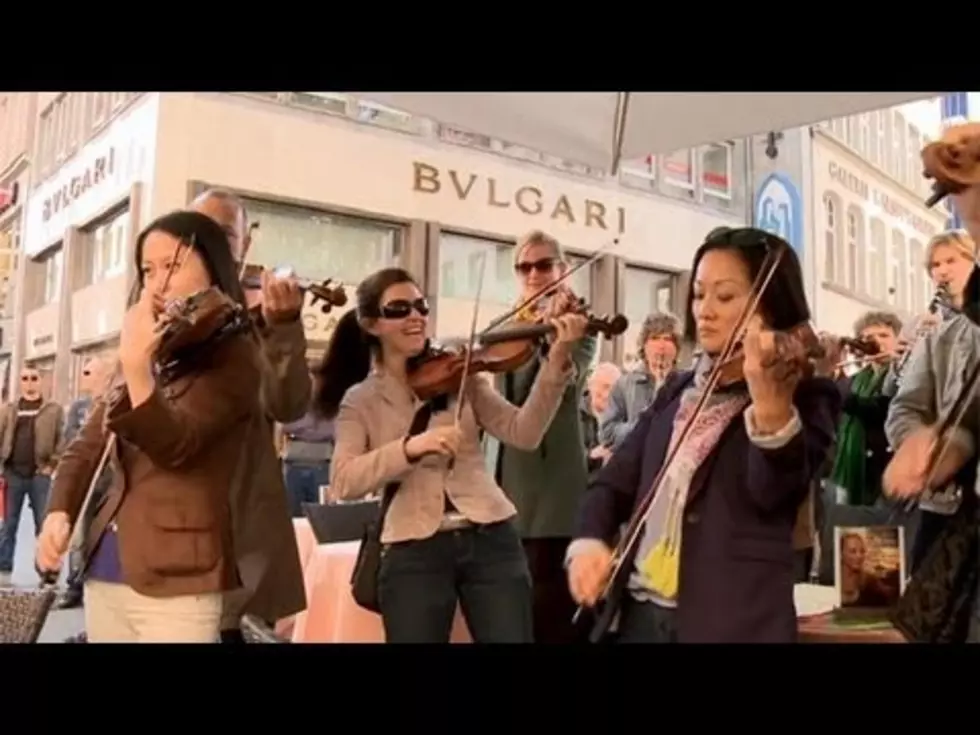 Stars Wars Orchestra Flash Mob in Germany [VIDEO]