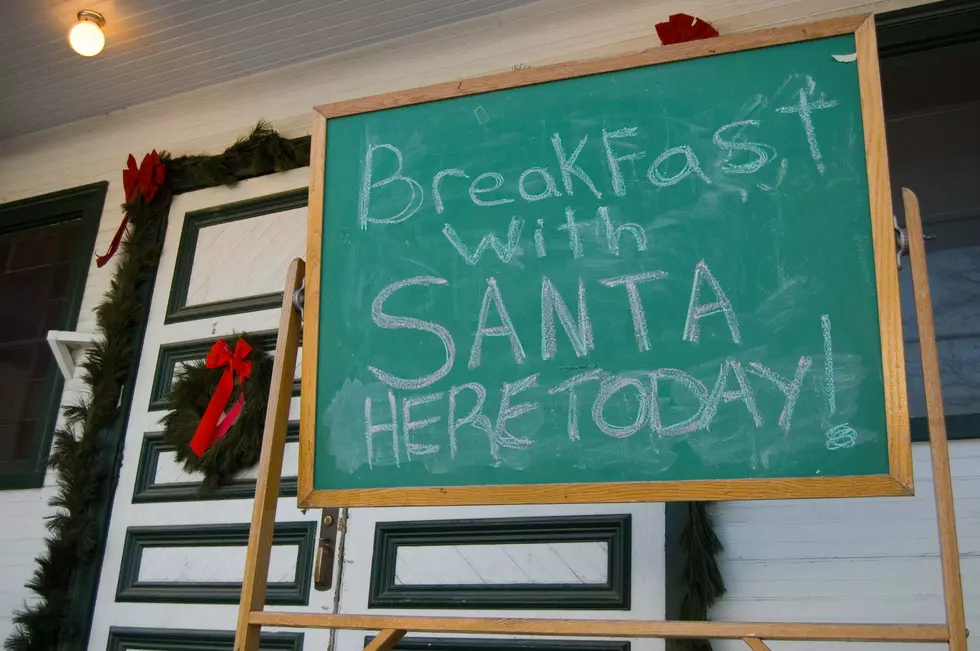 Santa’s Coming to the Discovery Center to Have Breakfast with You