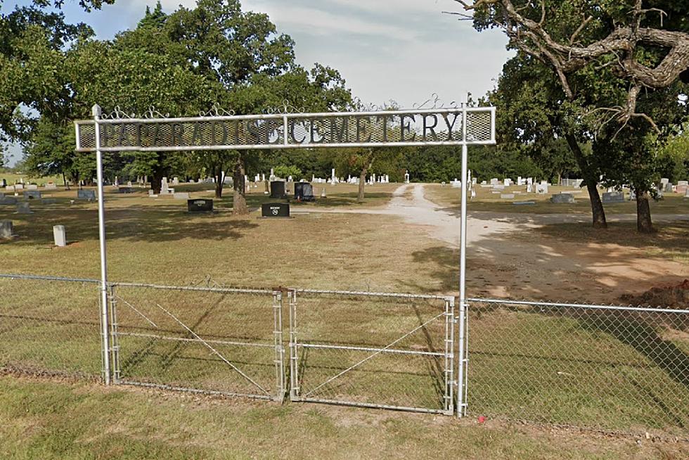 This Historic Texas Cemetery Has A Bizarre Buried Secret That Remains Unsolved After 100 Years