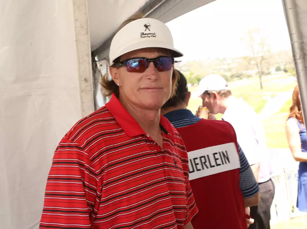 Bruce Jenner Says He’s a Woman