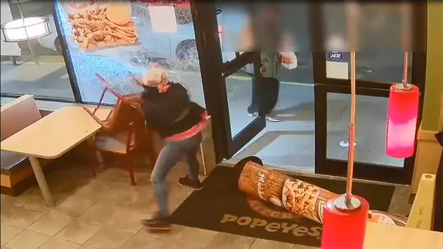 Woman Smashes Up Popeyes Over Value Meal [WATCH]