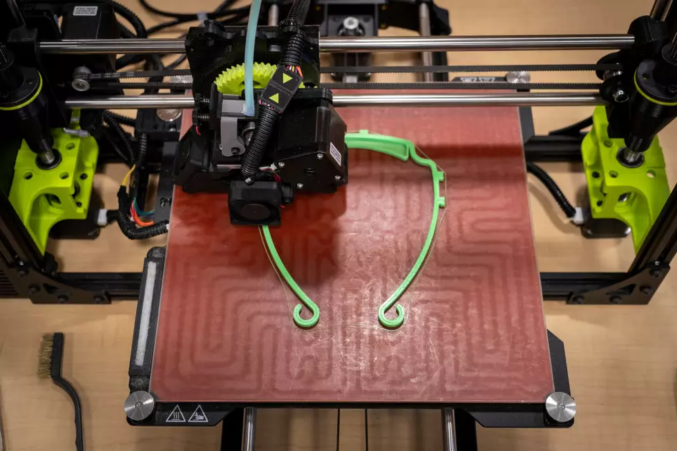 Sulphur School Teacher Uses 3D Printer to Make PPE