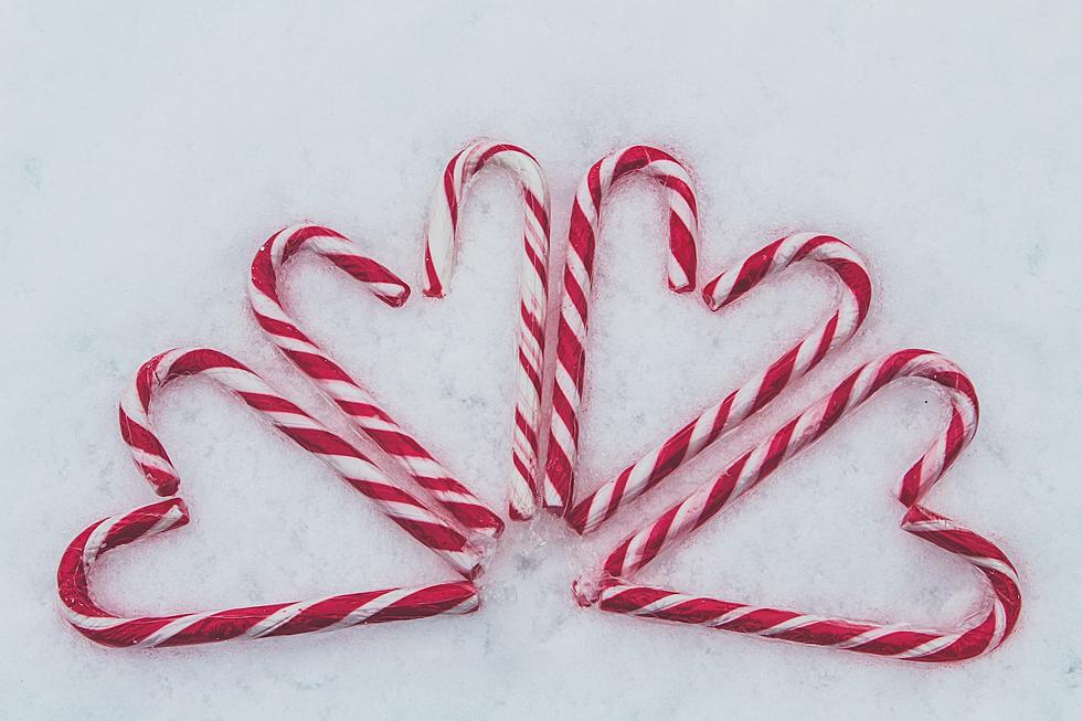 VOTE: How Do People In Louisiana Eat Their Candy Canes?