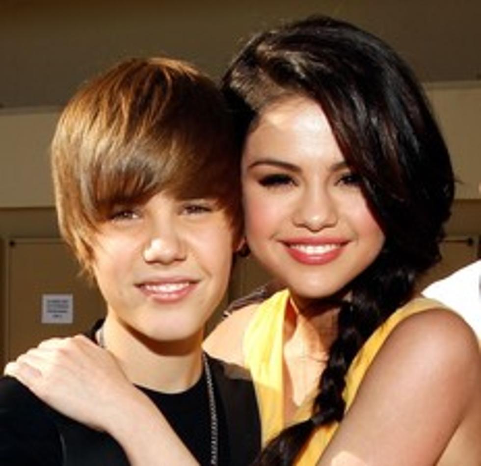 Are Justin Bieber And Selena Gomez A Couple???
