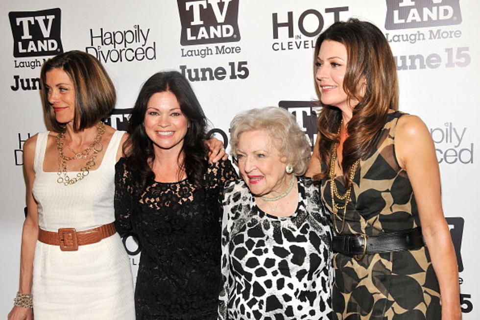 Betty White Behind The Scenes On &#8220;Hot In Cleveland&#8221; [Video]