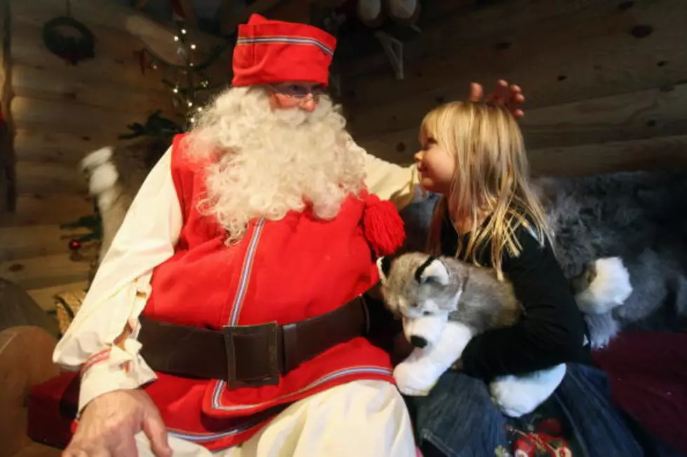 How Much Does the Average Santa Earn?