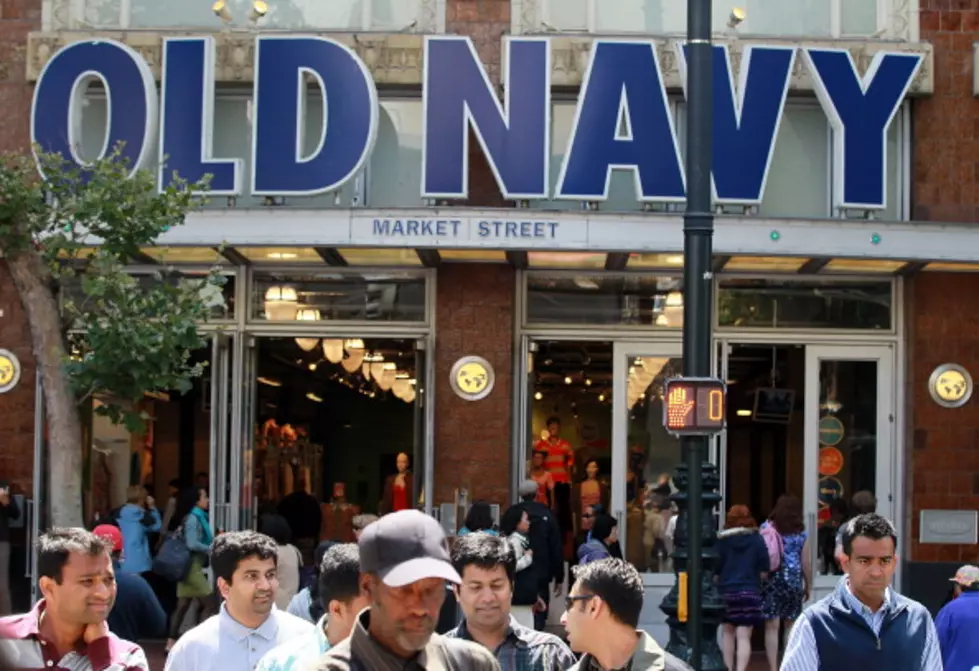 Vet Thrown Out of Old Navy Store for Respecting the Uniform