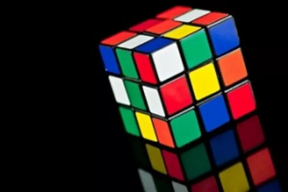 The Only Guy in the World Who Can Solve a Rubik&#8217;s Cube While Juggling It [VIDEO]
