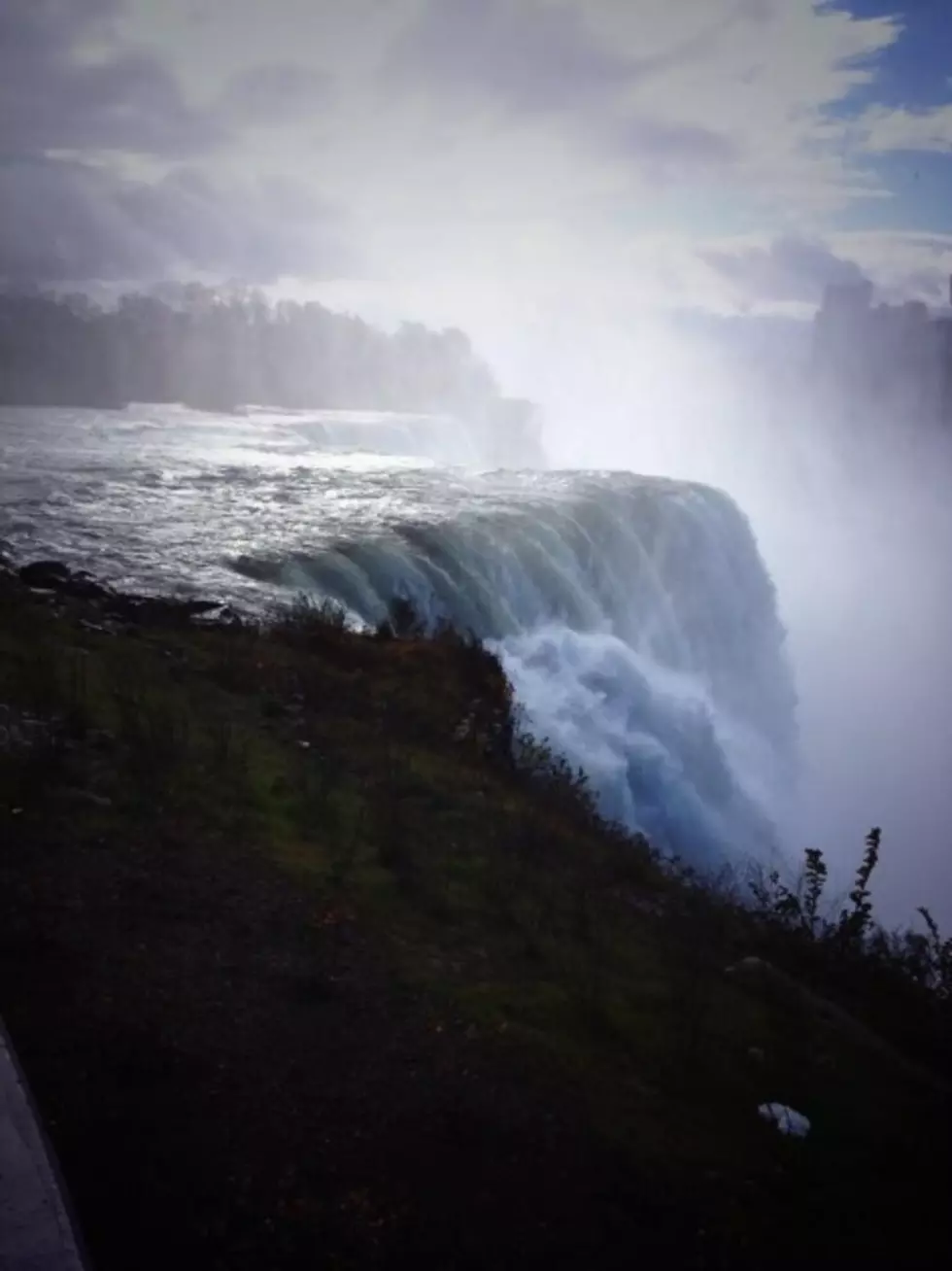 Which Side Of Niagara Falls Is Prettier? [PICTURES]
