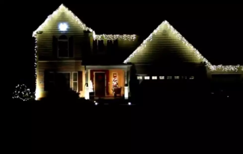 &#8216;Wizards In Winter&#8217; House Lights &#8212; Who Does It Best? [VIDEO]