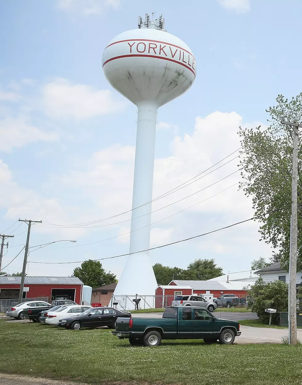 This Giant Water Tower in Dallas Slowly Falls to the Ground [VIDEO]