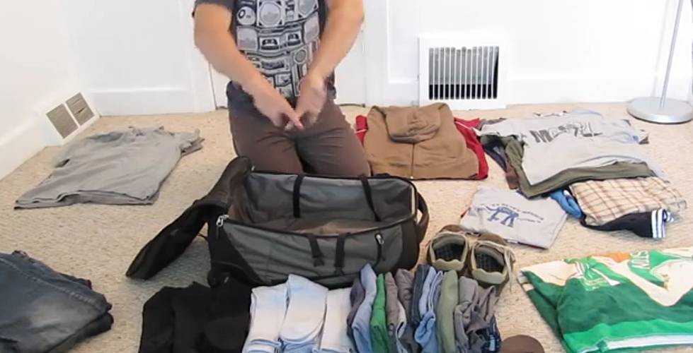 Genius! Trick on How to Pack a Lot Into a Small Suitcase [VIDEO]