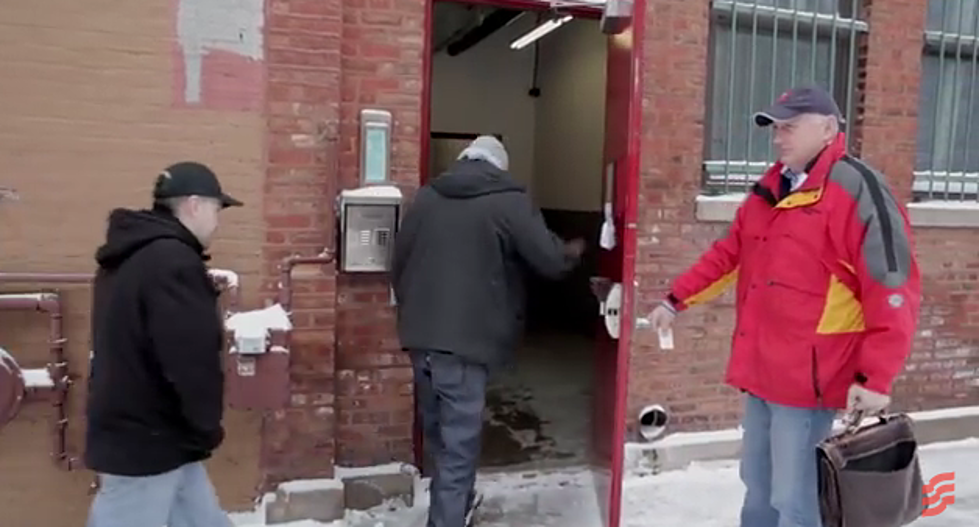 AWESOME: 2 Homeless Vets Are Told To Get Inside, Watch The Man In Red! [VIDEO]