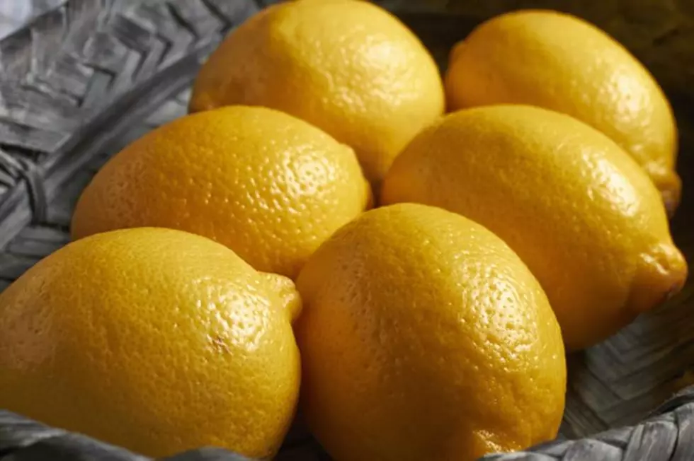 She Sprinkled Salt On A Lemon + Put It In The Toilet And It Was Genius! [VIDEO]