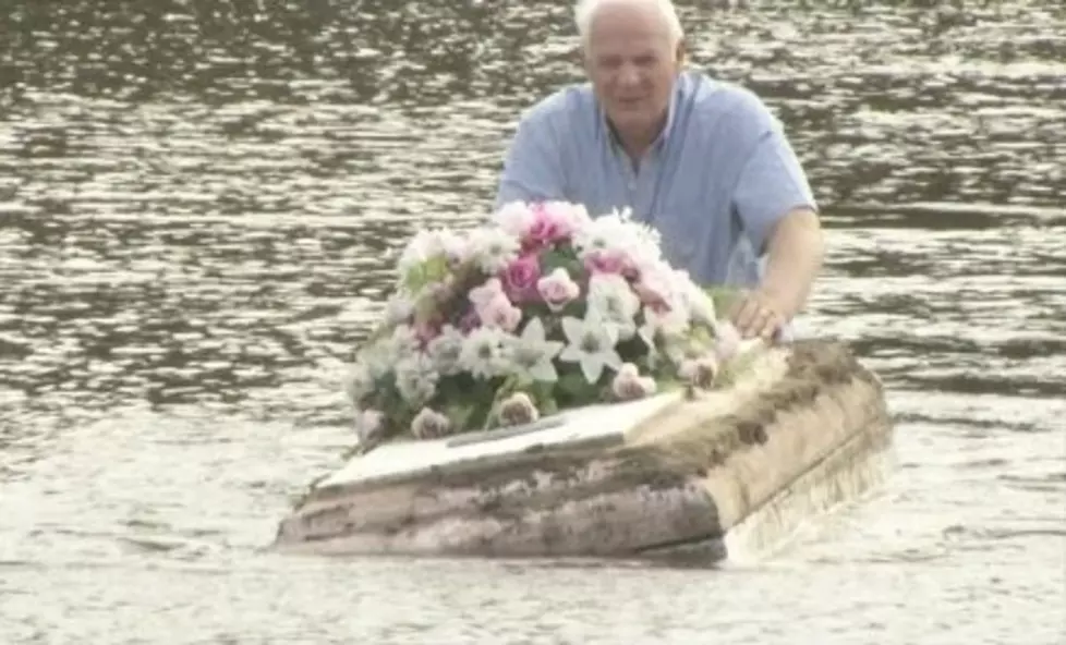 This Pastor in South Carolina Goes Into Floodwaters to Retrieve a Casket [VIDEO]