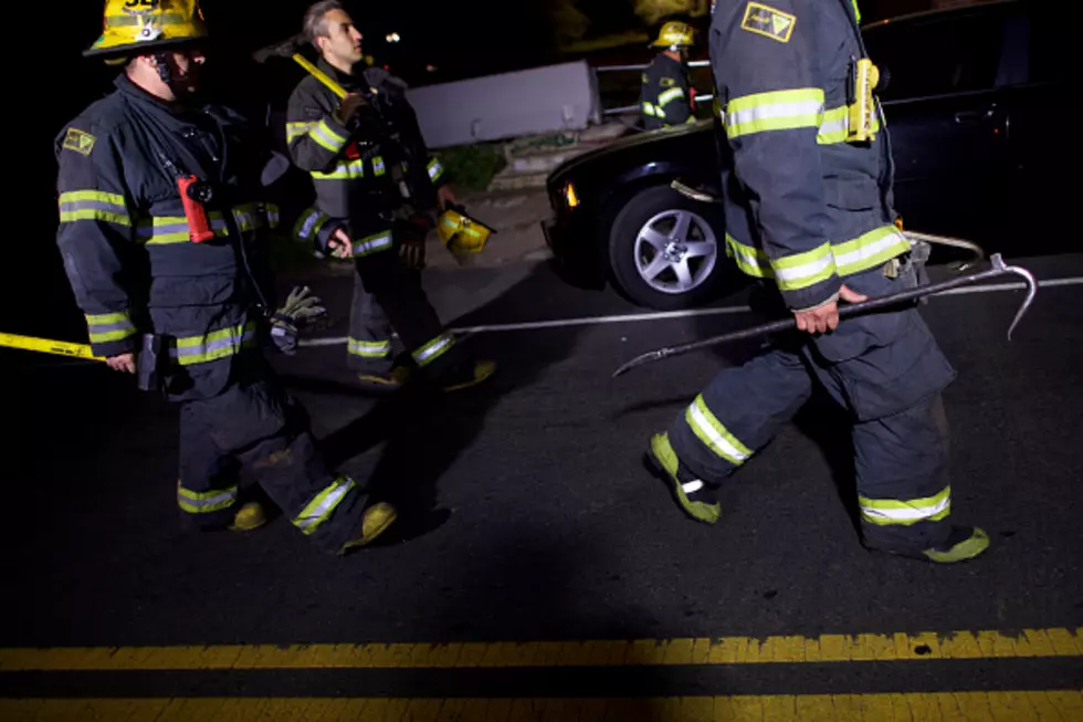 Early Morning Car Fire Spread to 2 Nearby Homes [VIDEO]