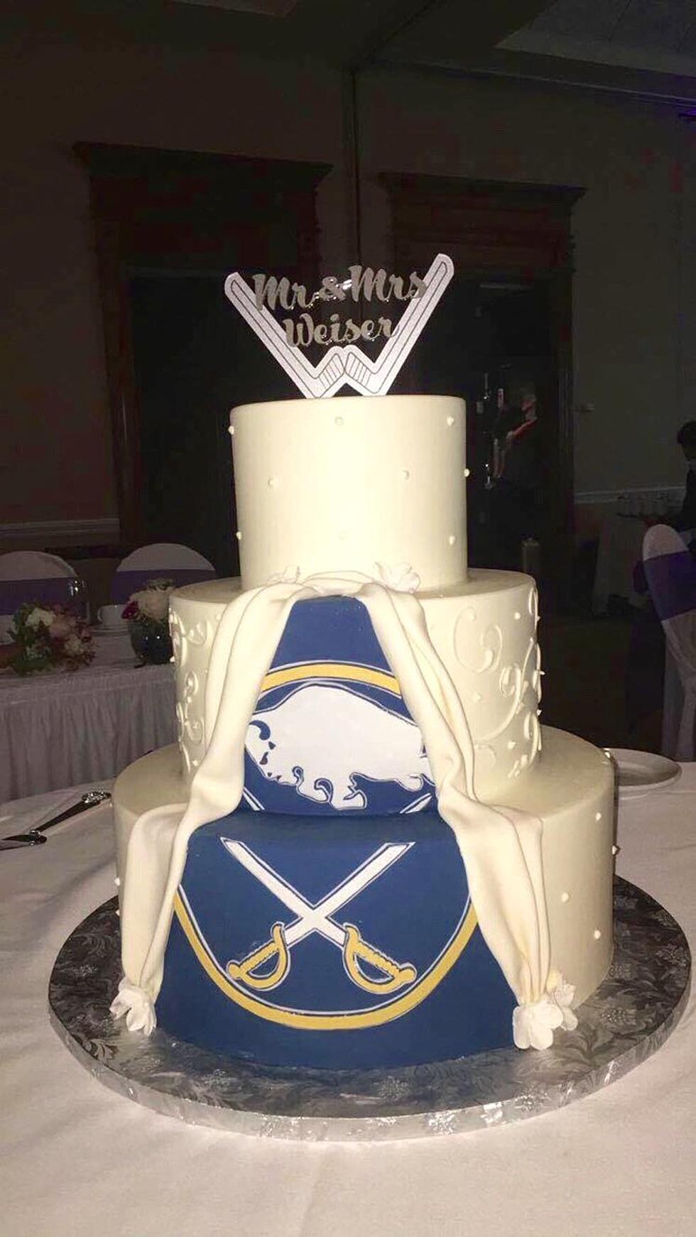 Best Buffalo-Themed Wedding Cake Ever? [PICTURE]