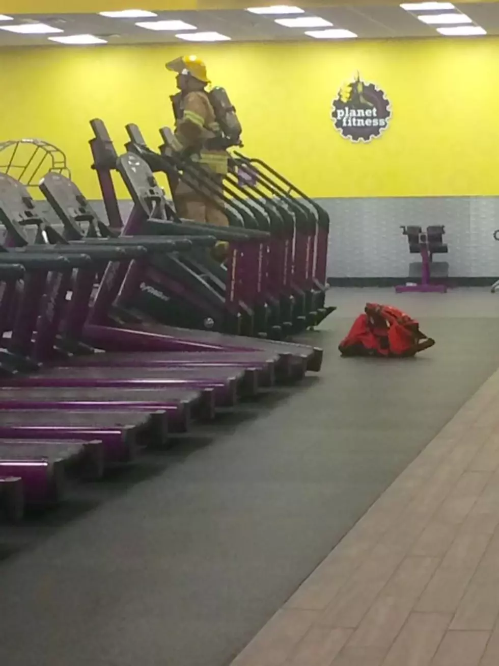 Firefighter Wears Full Gear on Stairmaster in Honor of 9/11 [PHOTO]
