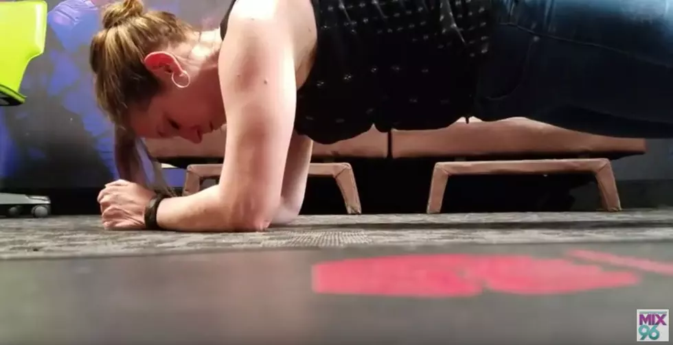 Can Laura Daniels Hold A Plank for 5 Minutes? [VIDEO]