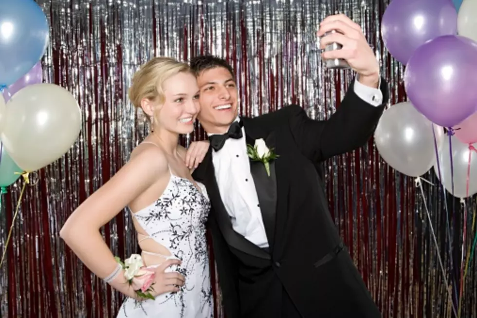 Woah! Was This Too Far? Look How This Girl Arrived To Prom [VIDEO]