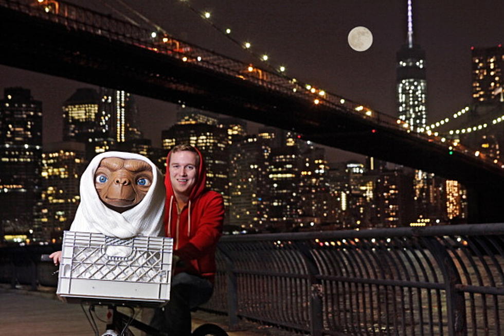 “E.T.” Returns In Touching Holiday Commercial
