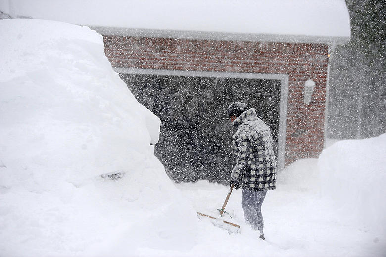 Updated snow totals: Hardest-hit Buffalo suburbs slammed with 5-6 feet this  week